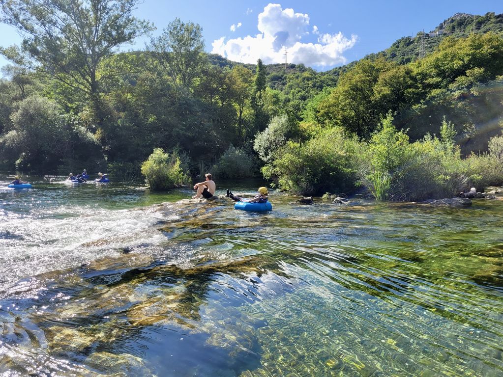 Rivertubing Kroatië Actief Hostel 11